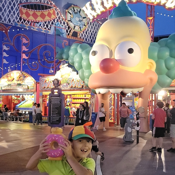 Universal Studios The Simpsons Doughnut Cup Bottle - Picture 14 of 16